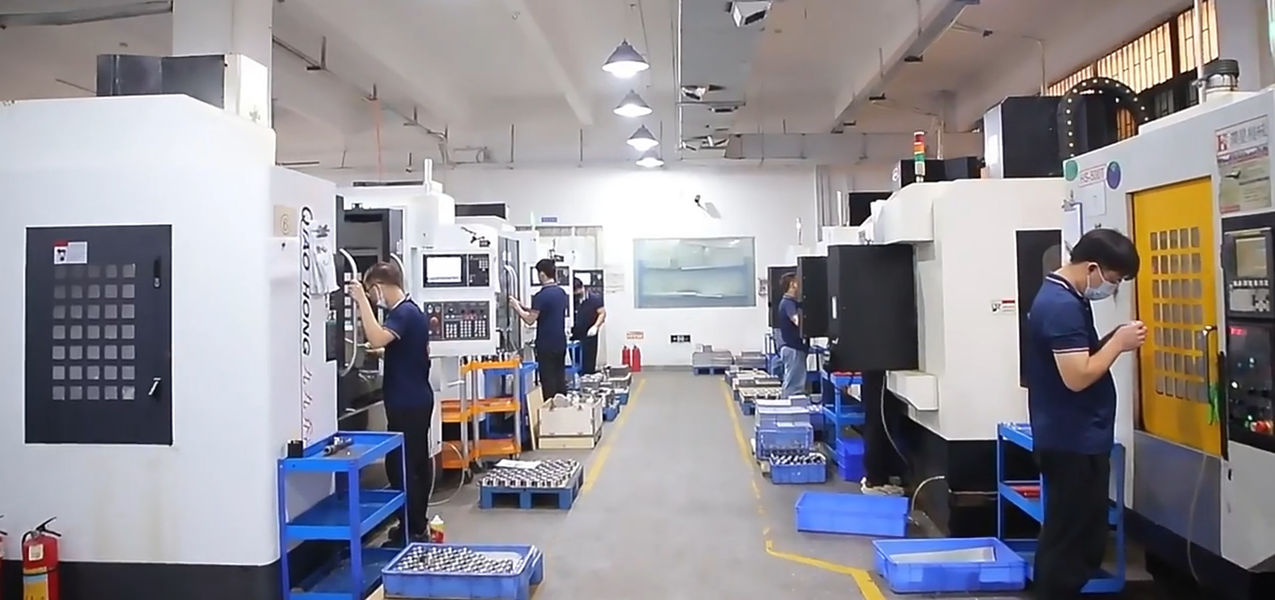 Dongguan Zhongwei Metal Products Co., Ltd خط إنتاج المصنع